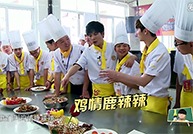 <b>����ȥ��ѧ����2�������ǽ�ʦ������ ���˻��ϵĽ��ƴ�ʦ</b>