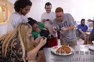 �����¶������ѧУ