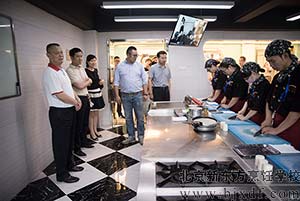 �����¶������ѧУ