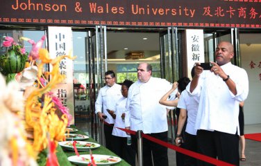 �¶�����⿽�����������������⿸�У����ս�Ի���ϵ