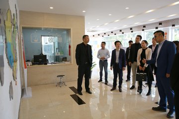 �й�ְҵ��������ѧ���쵼һ��ݰ����У����ָ��