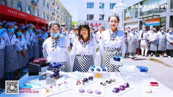 ������ɫ���ҵ���ԡ��µ����̾��ڽ��£�