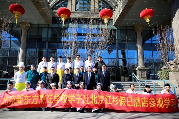 �¶������ѧУѧ�Ѷ��٣�