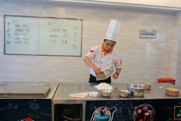 这个中秋，你是回家团圆还是停留在异乡奔波的灯火里？