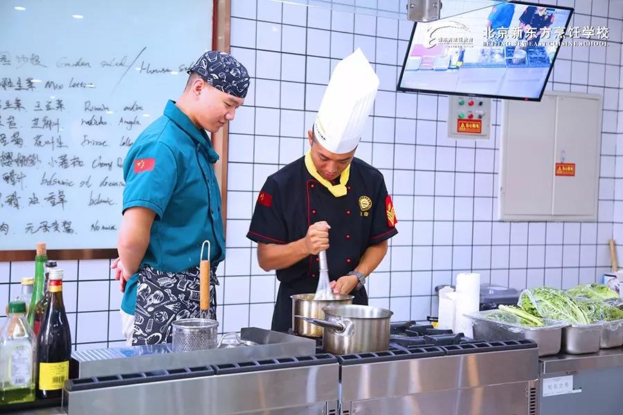 开学季| 北小新带你领略skr的西餐大厨校园生活