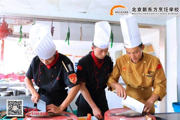 中国餐饮报告：今年1-7月营收1.8万亿元 整体稳中向好