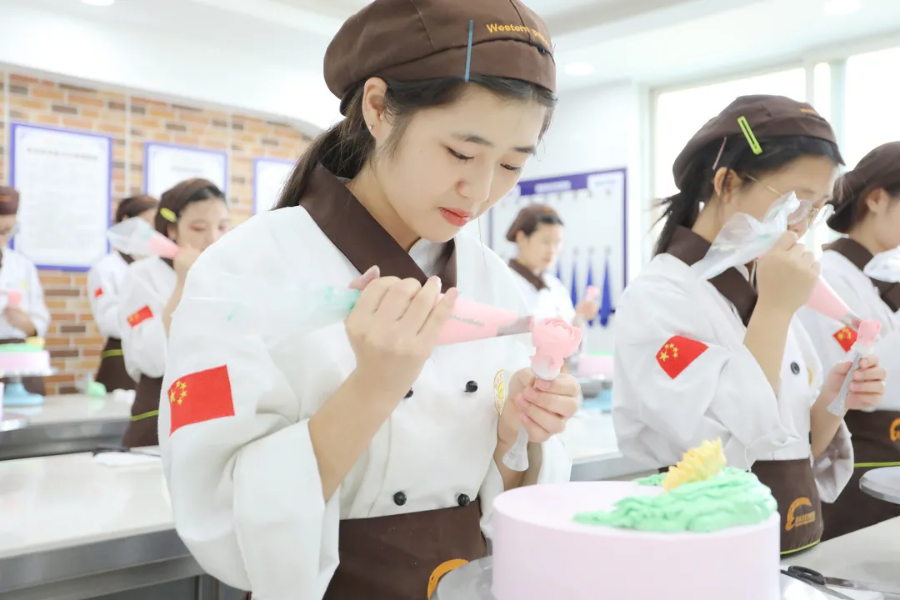 学习烹饪，未来发展怎么样，选择的机会多不多？